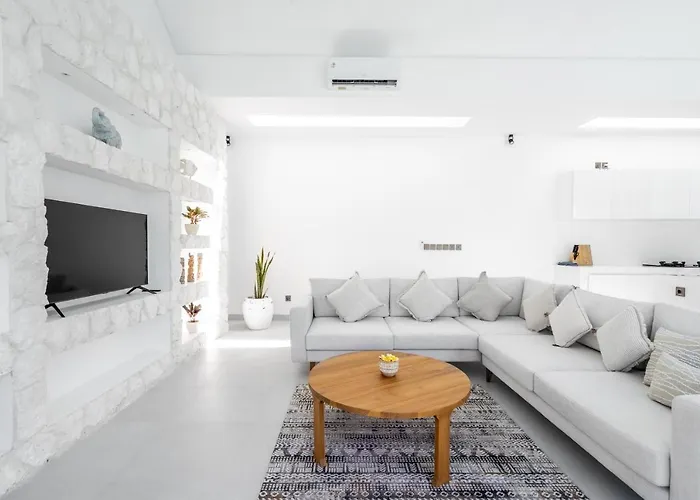 Casa Blanca By Betterplace Villa